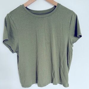 3 t-shirts for 10 🌸 Old Navy Green Women's Casual T-Shirt size XL